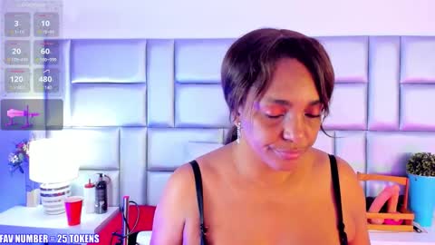 Snapshot of lovelynickyy chatting on 10-28-25, 12:52 Nicky online show from 10-28-25, 12:52