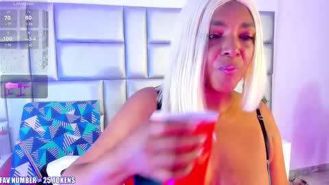 Snapshot of lovelynickyy chatting on 11-25-25, 12:49 Nicky online show from 11-25-25, 12:49