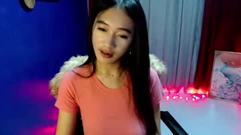 lovelypetite143 online show from 04-18-26, 07:58