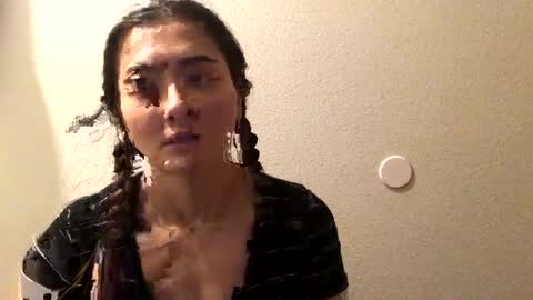 Queen Aria  online show from 12-16-24, 07:10