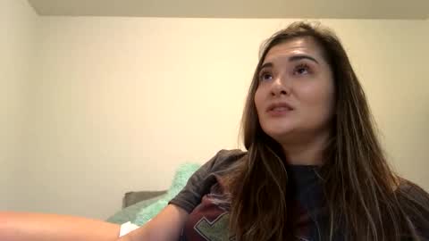 Queen Aria  online show from 10-24-25, 07:54