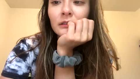 Queen Aria  online show from 10-25-25, 06:35