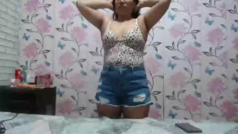 Snapshot of lovelyquey chatting on 12-06-24, 08:40 Angelquey online show from 12-06-24, 08:40