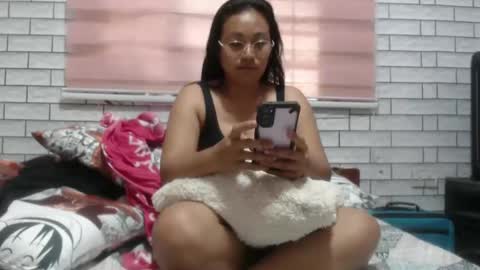 Snapshot of lovelyquey chatting on 01-07-25, 05:54 Angelquey online show from 01-07-25, 05:54