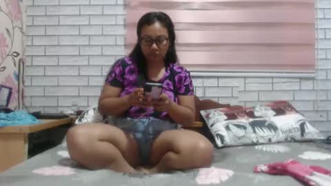 Snapshot of lovelyquey chatting on 01-11-25, 09:04 Angelquey online show from 01-11-25, 09:04