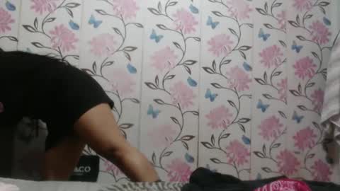 Snapshot of lovelyquey chatting on 01-17-25, 08:44 Angelquey online show from 01-17-25, 08:44