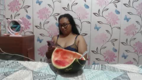 Snapshot of lovelyquey chatting on 01-20-25, 02:22 Angelquey online show from 01-20-25, 02:22