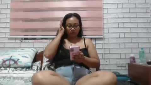 Snapshot of lovelyquey chatting on 01-22-25, 07:34 Angelquey online show from 01-22-25, 07:34