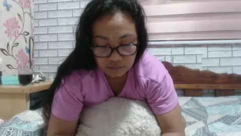 Snapshot of lovelyquey chatting on 02-14-25, 08:48 Angelquey online show from 02-14-25, 08:48
