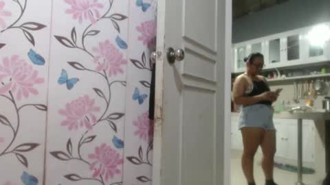 Snapshot of lovelyquey chatting on 02-18-25, 02:38 Angelquey online show from 02-18-25, 02:38