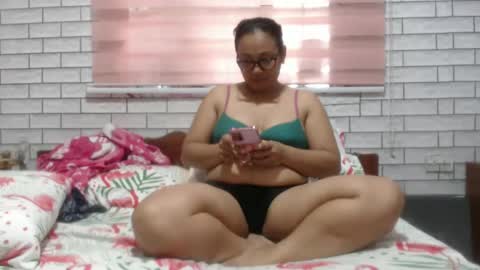 Snapshot of lovelyquey chatting on 03-07-25, 04:35 Angelquey online show from 03-07-25, 04:35