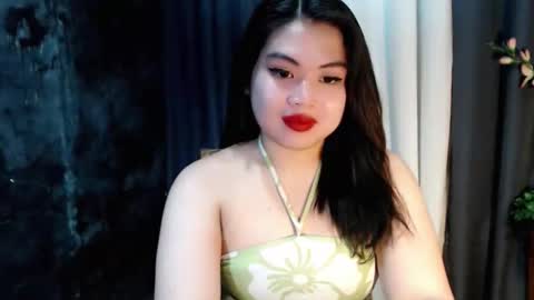 Snapshot of lovelyrhean chatting on 09-15-25, 11:54 Rhean online show from 09-15-25, 11:54