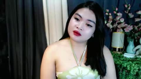 Snapshot of lovelyrhean chatting on 10-06-25, 12:41 Rhean online show from 10-06-25, 12:41
