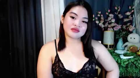 Snapshot of lovelyrhean chatting on 10-08-25, 01:58 Rhean online show from 10-08-25, 01:58