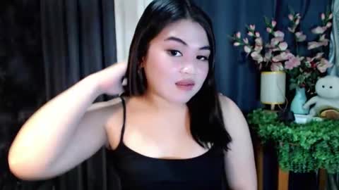 Snapshot of lovelyrhean chatting on 10-12-25, 01:48 Rhean online show from 10-12-25, 01:48