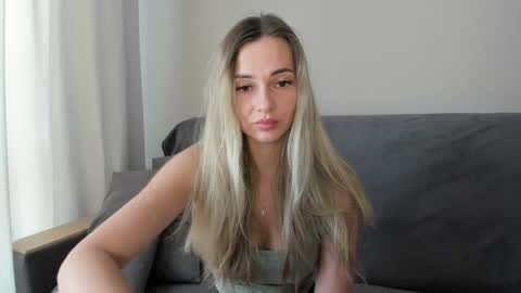 Snapshot of lovelyrose135 chatting on 05-23-26, 11:14 Lovely Rose online show from 05-23-26, 11:14