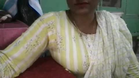 Snapshot of lovelyrose36 chatting on 05-27-26, 08:44 lovelyrose36 online show from 05-27-26, 08:44