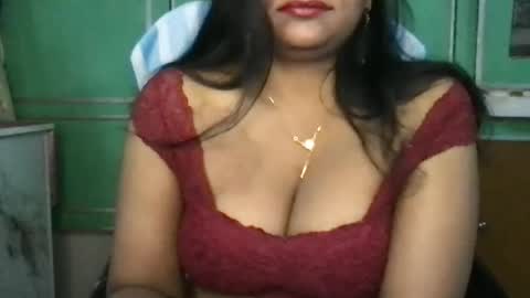 Snapshot of lovelyrose36 chatting on 06-19-26, 01:32 lovelyrose36 online show from 06-19-26, 01:32
