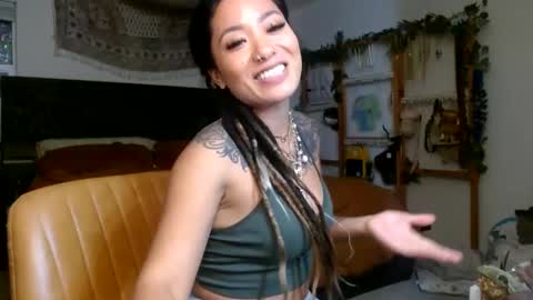Snapshot of lovelyxmacii chatting on 09-16-25, 04:35 lovelyxmacii online show from 09-16-25, 04:35