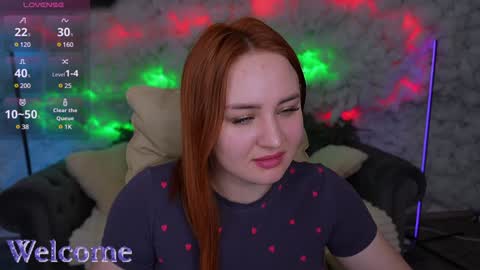 Snapshot of lovelyybell chatting on 02-04-25, 12:55 B E L L online show from 02-04-25, 12:55
