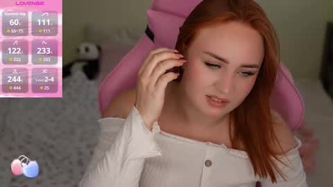 Snapshot of lovelyybell chatting on 09-12-25, 01:11 B E L L online show from 09-12-25, 01:11