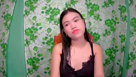 lovemae352295 online show from 12-25-24, 03:50