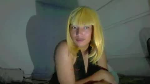 lovemarie120398 online show from 07-02-26, 06:36