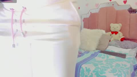 L O V E  online show from 02-23-25, 11:44