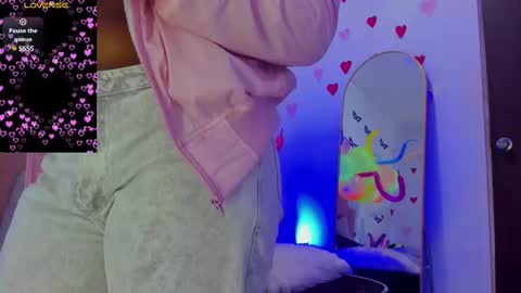 L O V E  online show from 03-02-25, 12:01