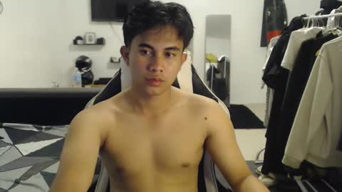 loverboyph04 online show from 12-21-25, 08:54