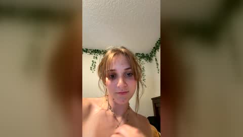 lovergirll1717 online show from 06-04-26, 08:15
