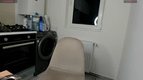 Snapshot of lovermike_ chatting on 12-18-24, 12:54 Mike online show from 12-18-24, 12:54