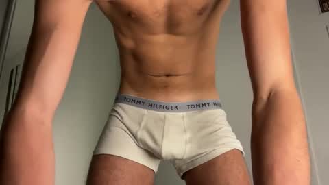 Leo Loves online show from 04-11-26, 04:50