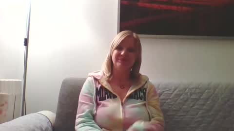 Marlyn online show from 11-26-25, 11:28