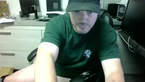 Snapshot of lovetofps chatting on 02-16-25, 01:36 Love2Game online show from 02-16-25, 01:36