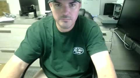 Snapshot of lovetofps chatting on 12-01-25, 11:21 Love2Game online show from 12-01-25, 11:21