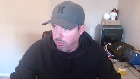 Snapshot of lovetofps chatting on 02-18-26, 12:06 Love2Game online show from 02-18-26, 12:06