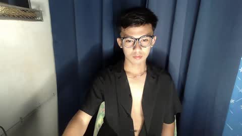 Snapshot of lovetosuckxox chatting on 02-19-25, 11:49 lovetosuckxox online show from 02-19-25, 11:49