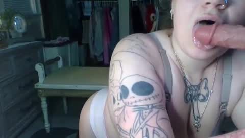 lovetubes101 online show from 11-26-25, 04:02