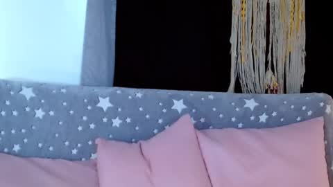 Snapshot of loving__lily chatting on 02-10-25, 07:07 loving  online show from 02-10-25, 07:07