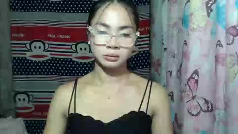 Snapshot of loving_rhean chatting on 05-25-26, 10:43 loving_rhean online show from 05-25-26, 10:43
