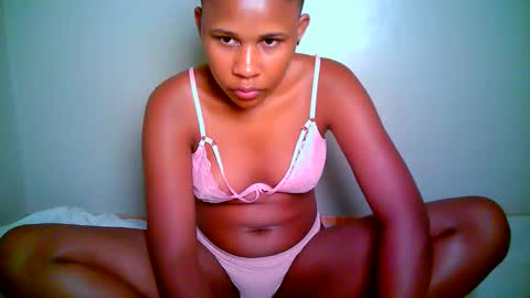 Snapshot of lovly_kam chatting on 10-24-25, 07:54 lovly_kam online show from 10-24-25, 07:54