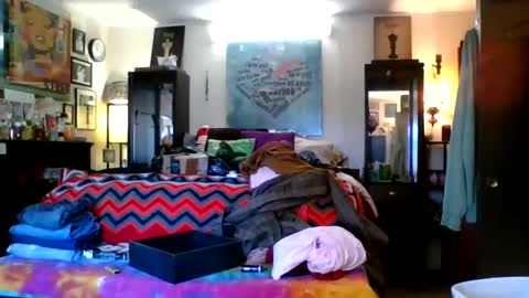 Snapshot of lowkeydl chatting on 01-27-25, 04:01 DkV online show from 01-27-25, 04:01
