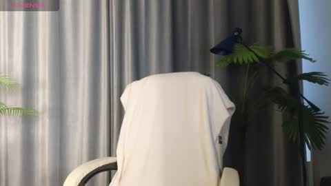 Snapshot of lowkeywild_ chatting on 07-28-26, 03:46 lowkeywild_ online show from 07-28-26, 03:46