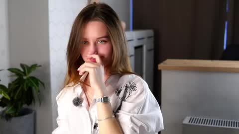 Snapshot of lowmenow chatting on 04-03-26, 12:14 Amelia online show from 04-03-26, 12:14