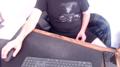 lreed090 online show from 03-05-25, 06:01