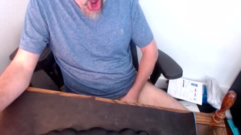 lreed090 online show from 04-24-26, 06:43