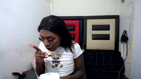 Snapshot of lsnnickykhanyile chatting on 05-15-26, 11:12 lsnnickykhanyile online show from 05-15-26, 11:12