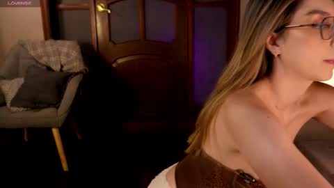  ---Goys incredible photographs online show from 10-28-25, 01:03