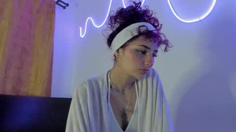 Snapshot of luaar_moon chatting on 01-13-26, 12:05 Jenn online show from 01-13-26, 12:05